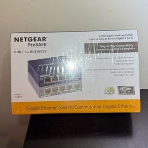 Netgear Prosafe 5 Port Gigabit Desktop Switch Ethernet Commutateur GS105 New‎
